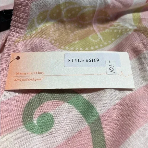 Cut Cute Sweater Size M​ - Picture 3 of 4